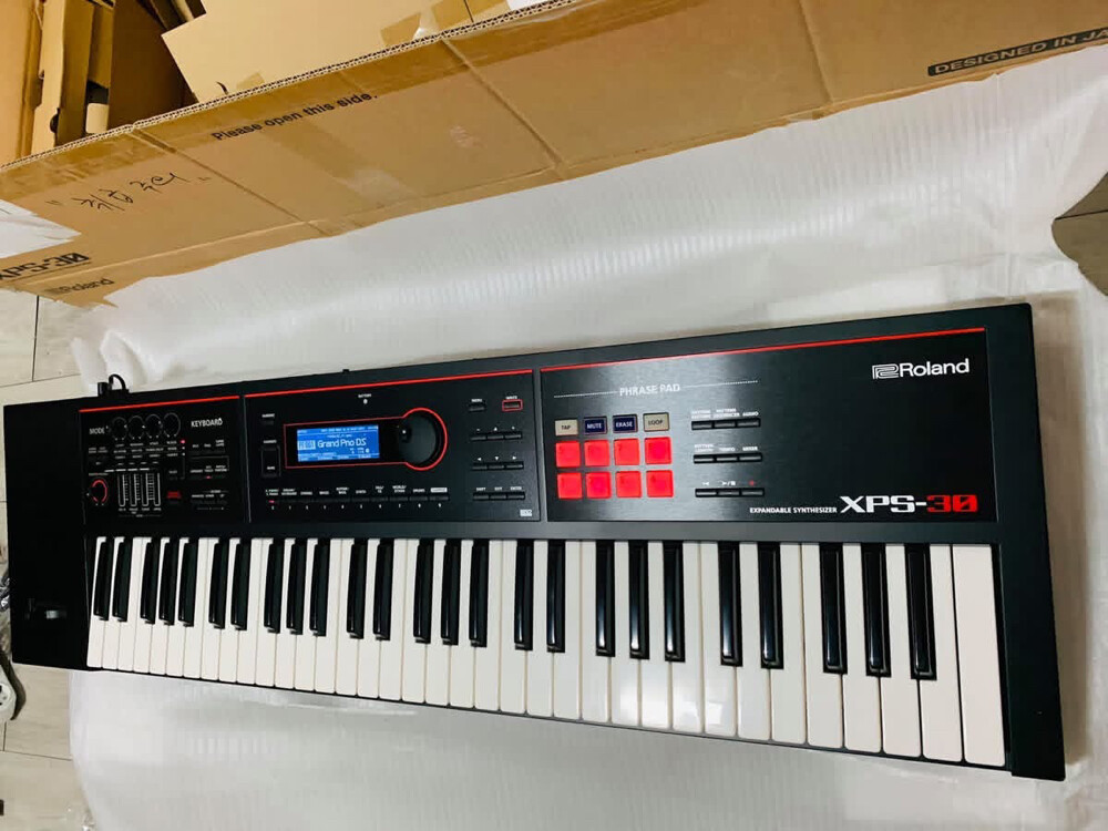 New Roland XPS 30 keyboard - 3