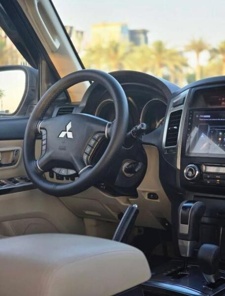 Mitsubishi Pajero full Option-2015 - 10