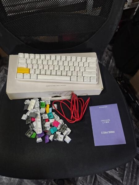 SLIGHTLY NEGOTIABLE keyboard 4sale - 1