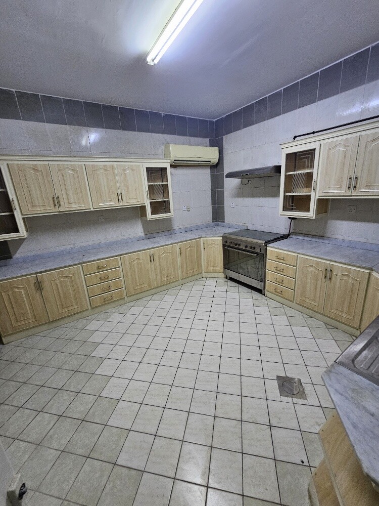 For Sale Villa in Al Hilal Naijma A - 6