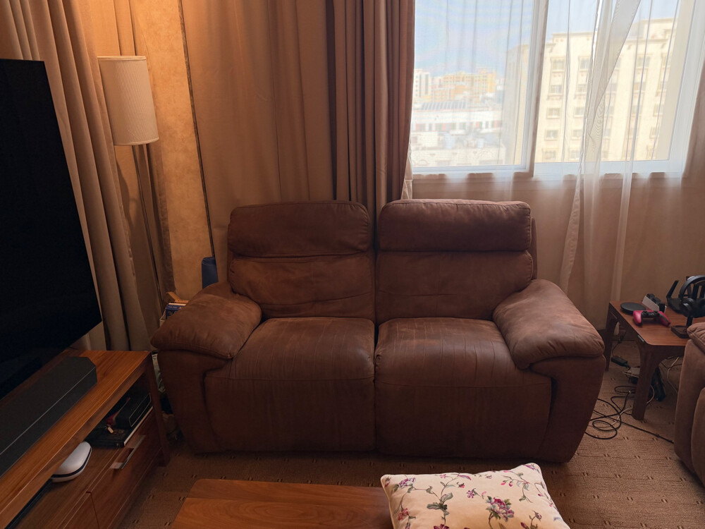 2x 2-Seater Recliner Sofas – Very C - 5