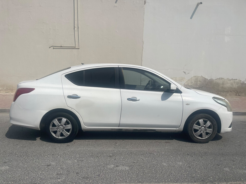 Nissan Sunny 2017 - 4