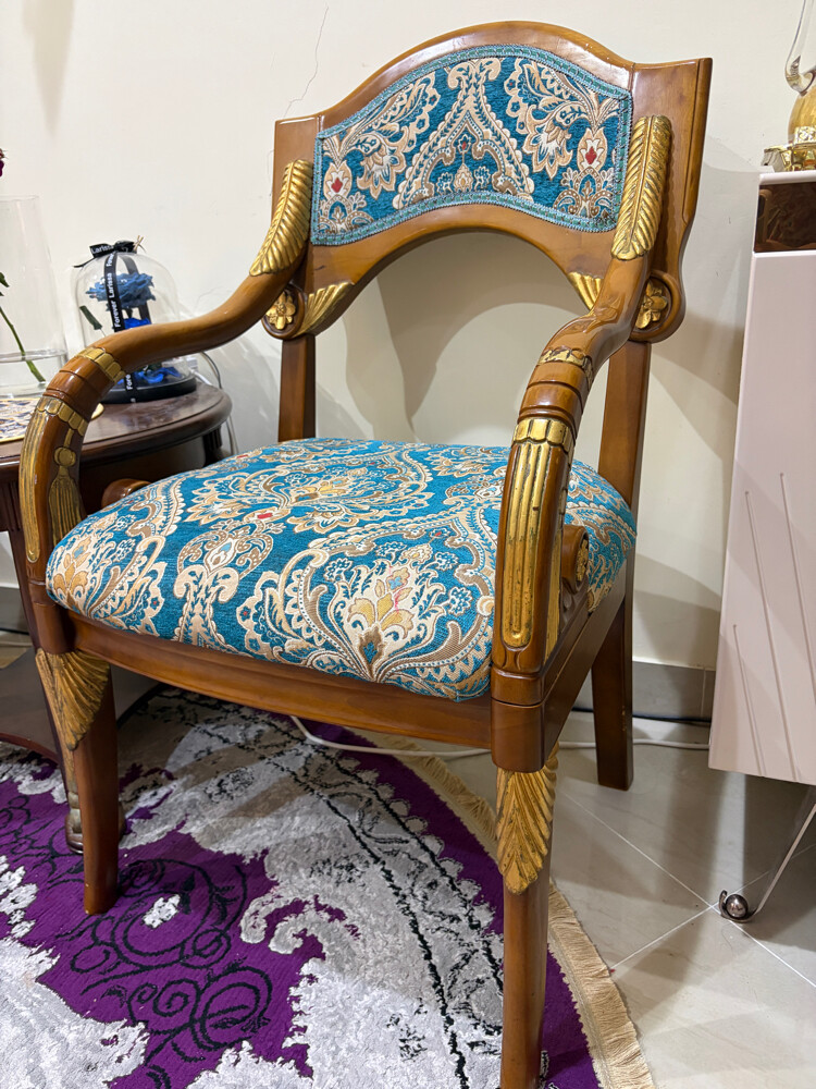 2 Chairs + Matching Coffee Table – - 4