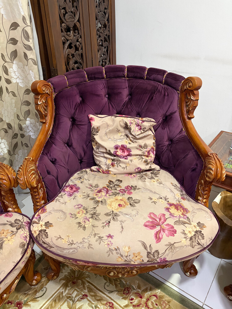 1 sofa and 2 armchairs - 2