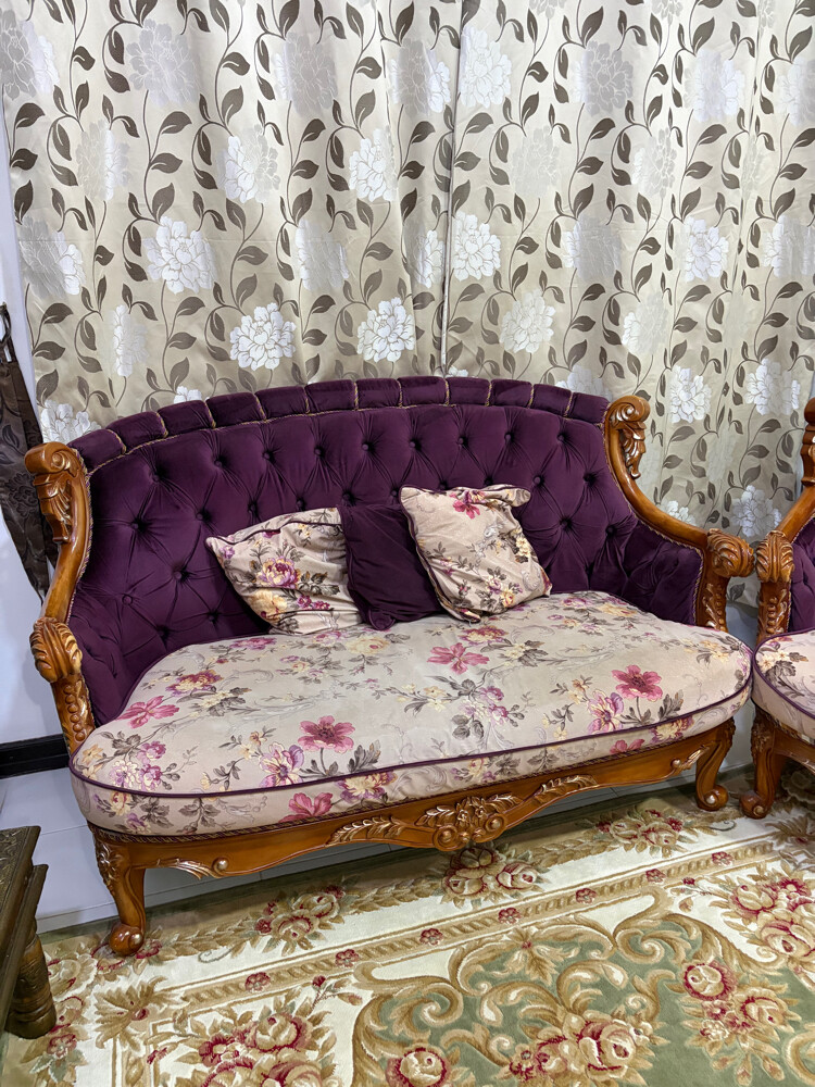 1 sofa and 2 armchairs - 1