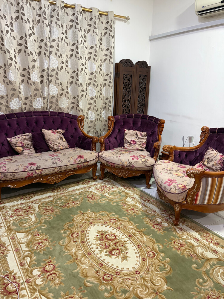 1 sofa and 2 armchairs - 6