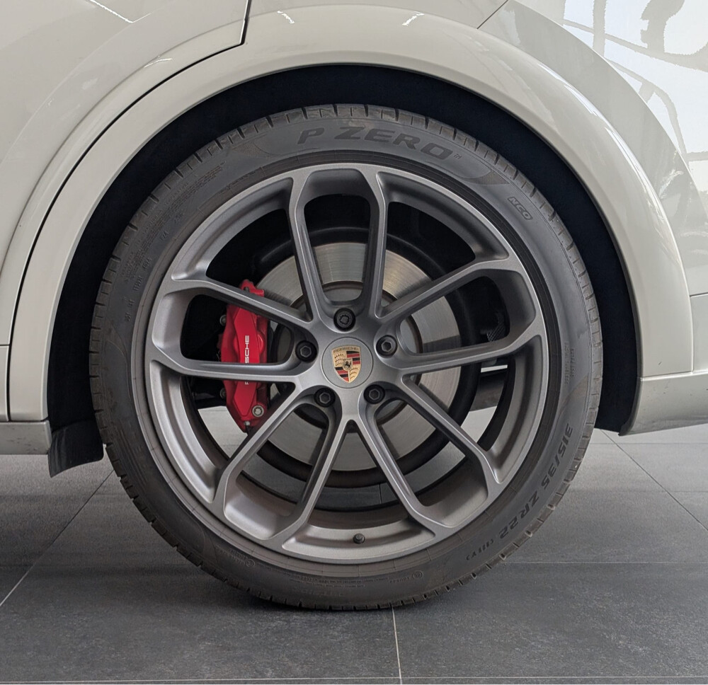 2025 Porsche Cayenne GTS Coupé  - 6