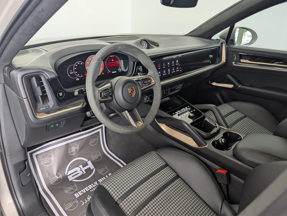 2025 Porsche Cayenne GTS Coupé  - 10