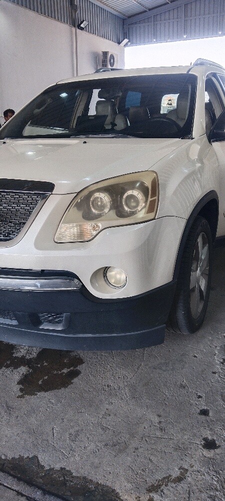 GMC Acadia - 11