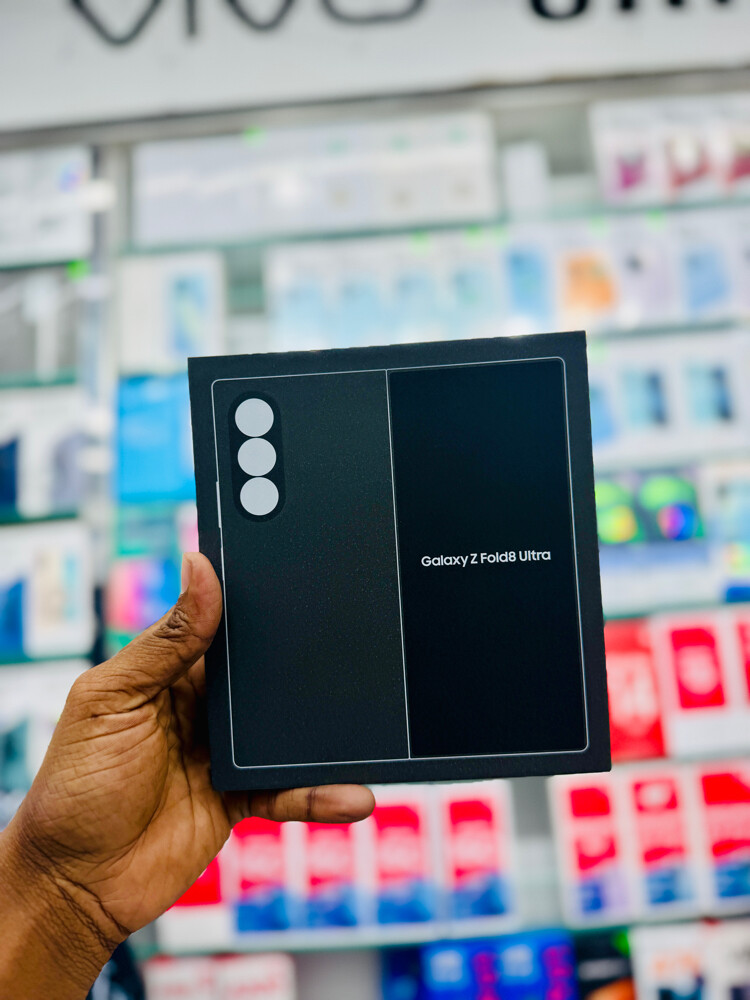 Samsung Galaxy Z Fold 8 Ultra - 8