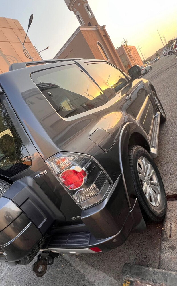 Pajero 2022 GLS 3.8 2 Door - 4