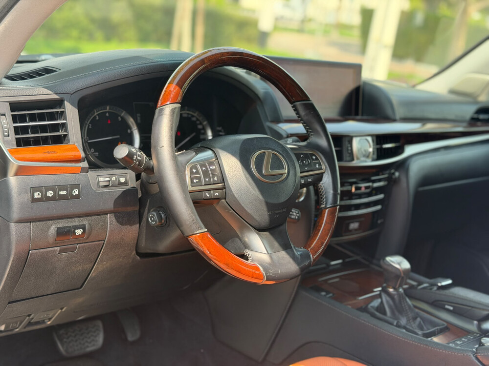 Lexus LX 570 - 7