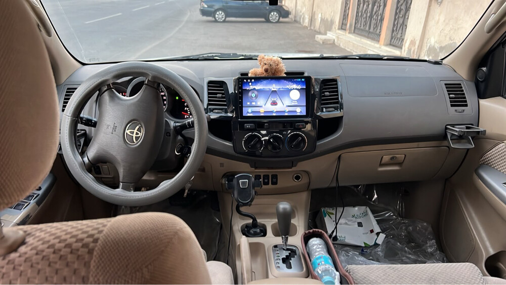 toyota fortuner 2010 - 4