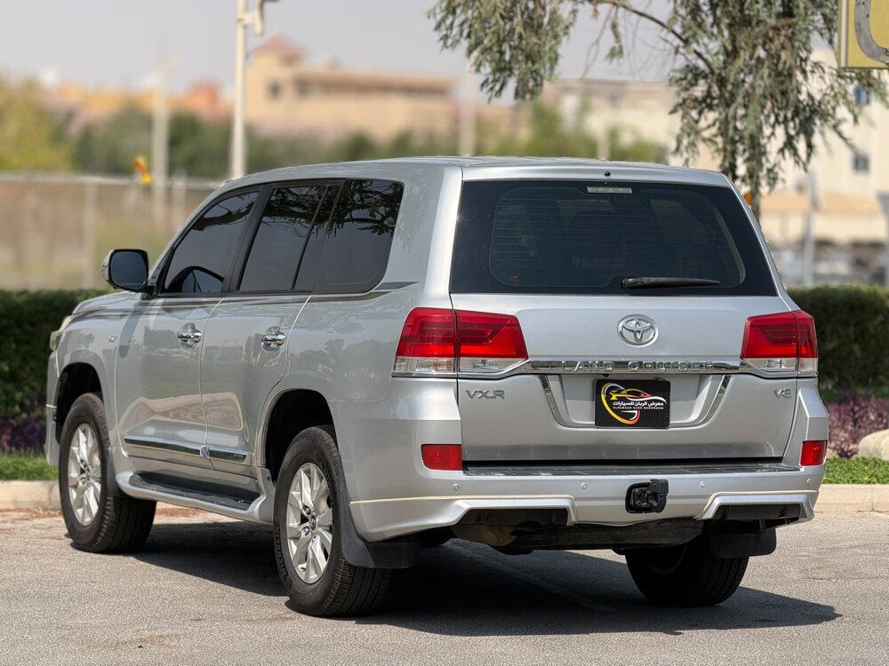 Toyota GXR V8 2015 - 6