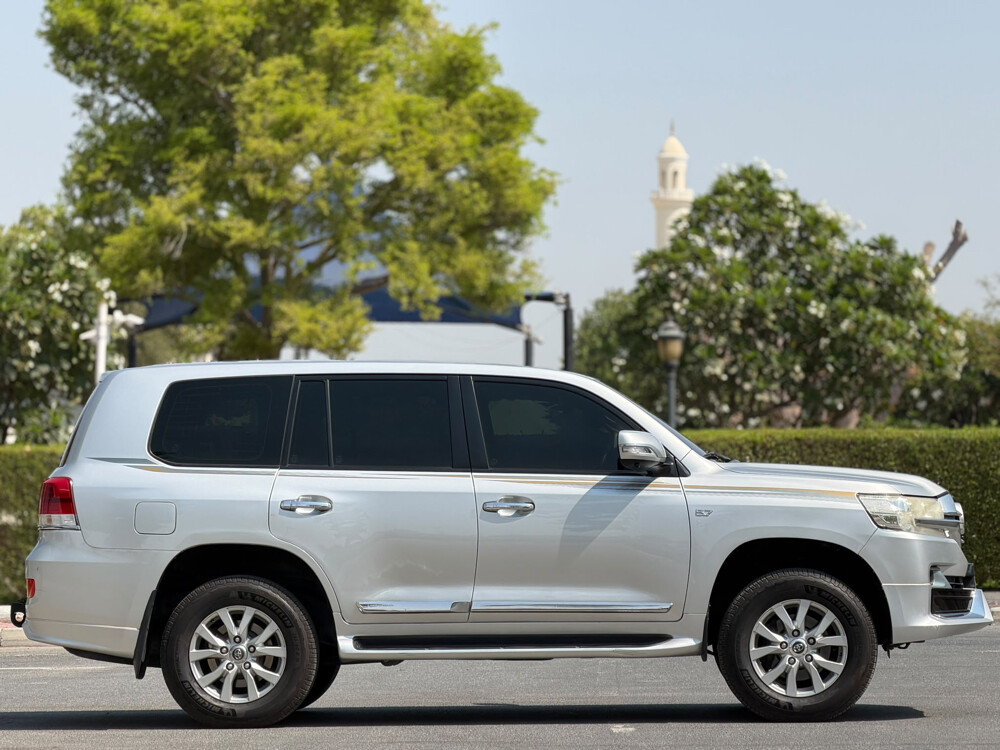 Toyota GXR V8 2015 - 8