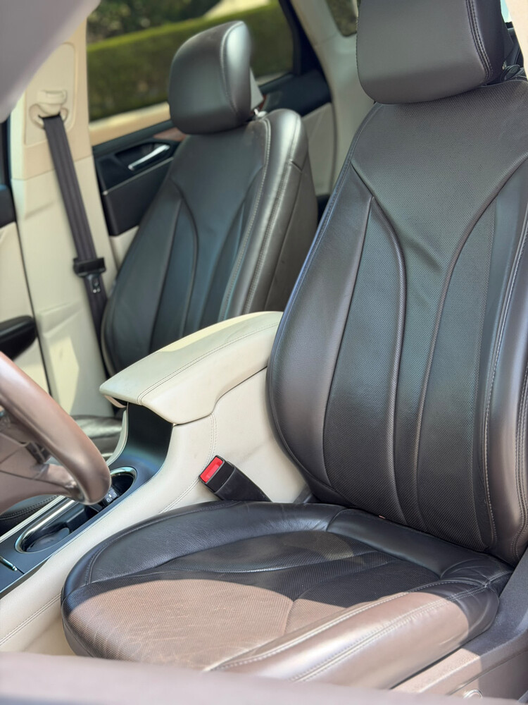 Lincoln MKC - 11