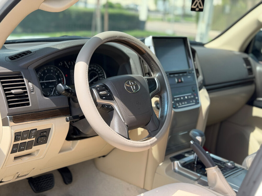 Toyota Land Cruiser GXR V8 - 9