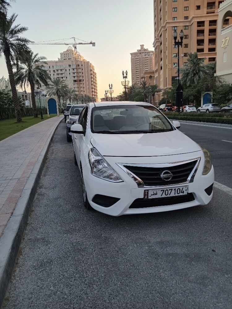 Nissan sunny - 1