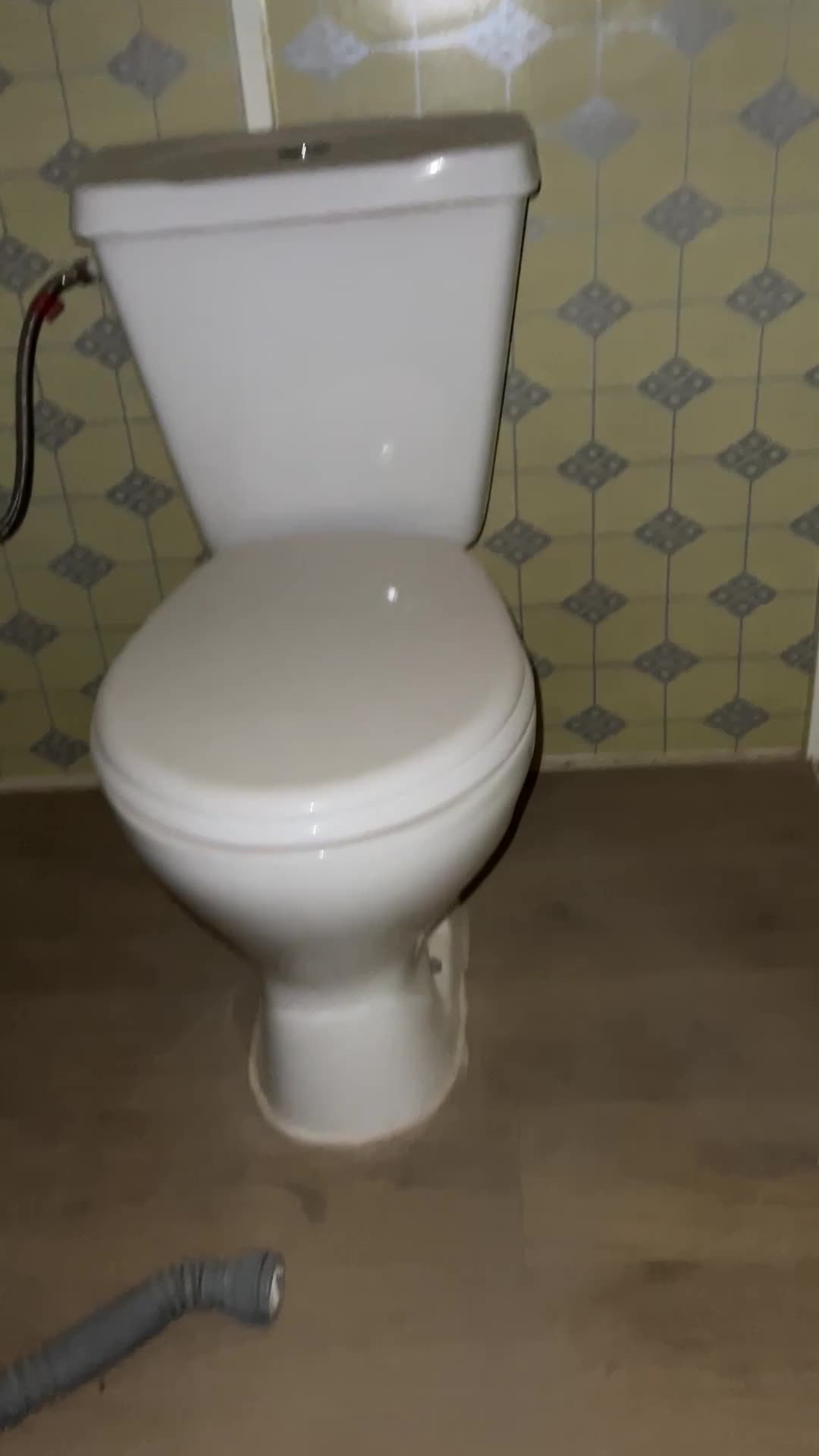 ‏Bathroom toilet for sale    - 4