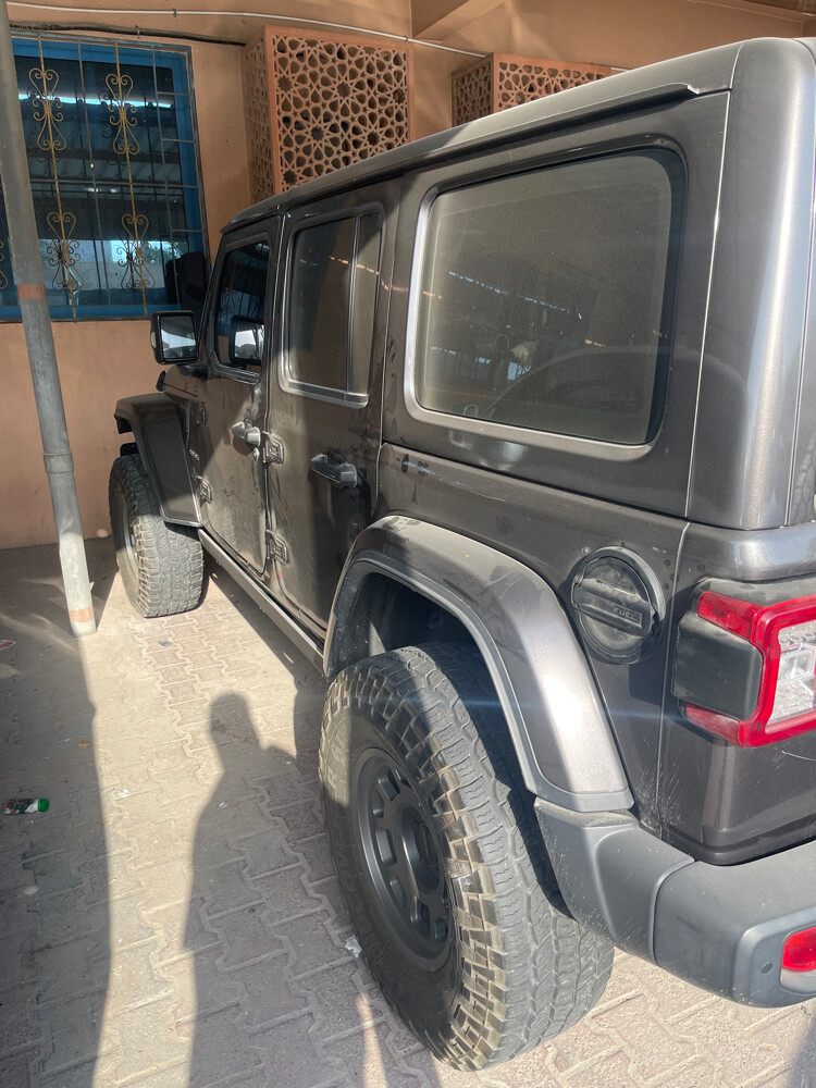 جيب صحاري بحالة ممتازة - 1