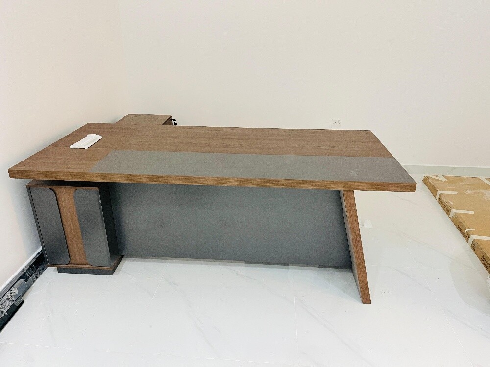 Manager Table (brand new) - 4