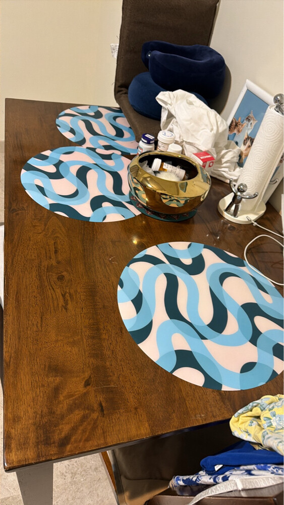 table with 4 chairs - 4