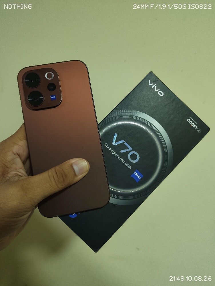 vivo v70. 8gb ram 256 storage - 1