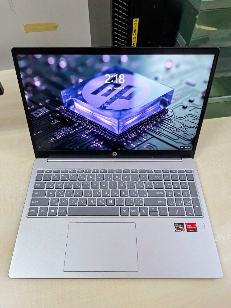 HP Ryzen 7 7000 16GB 512GB 15.6"FHD - 1