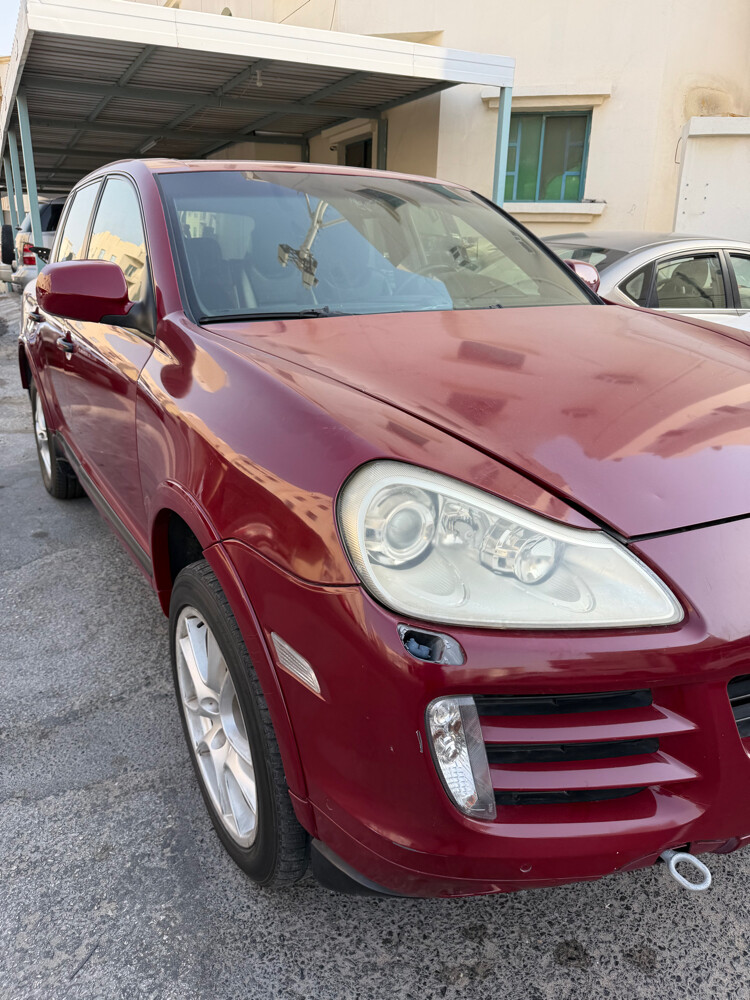 PORSCHE CAYENNE- S - 4