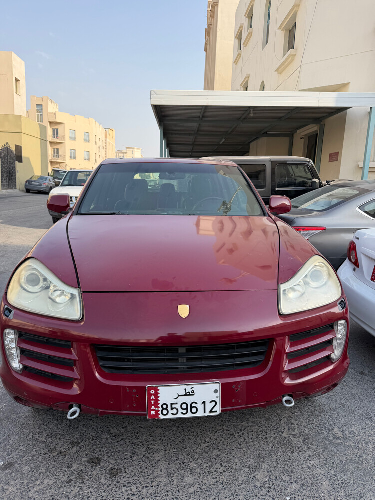 PORSCHE CAYENNE- S - 1