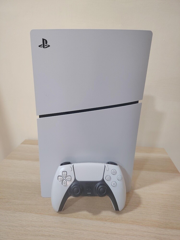play station slim with warranty - 1