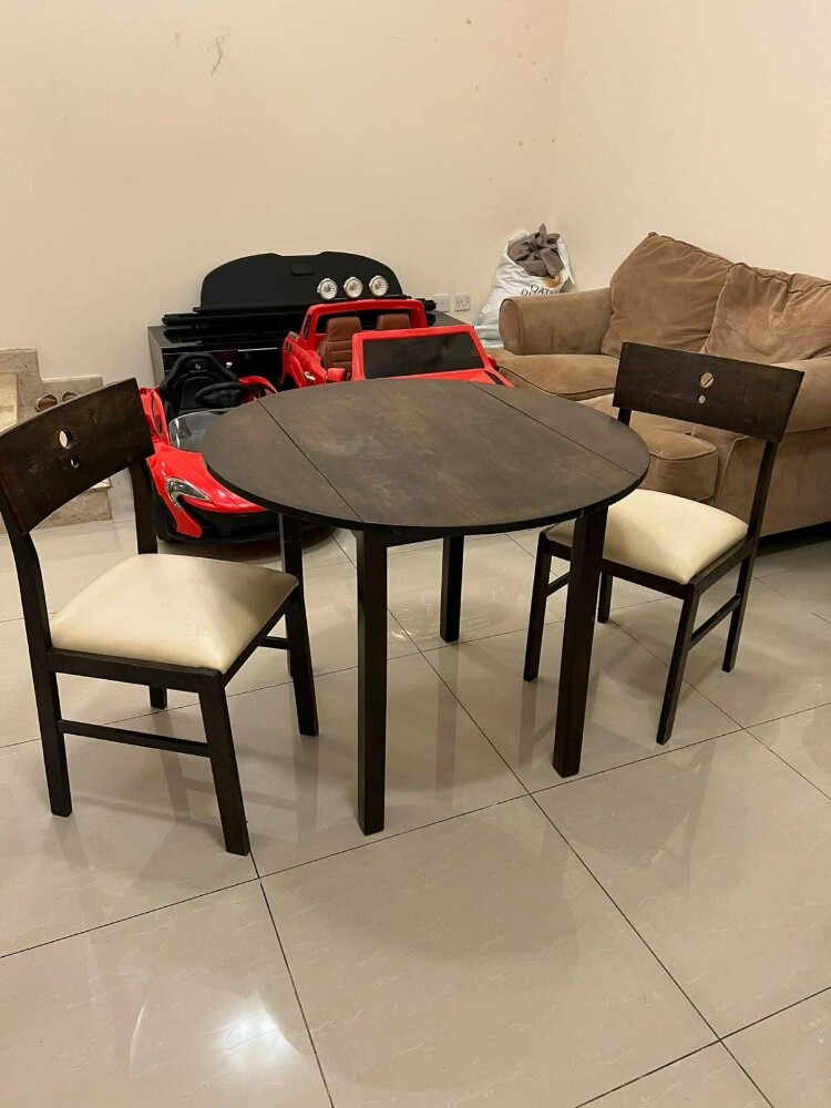 Table with 2 chairs QR 250 only. - 1