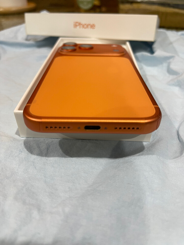 iPhone 17 Pro Max 512GB - Orange - 10
