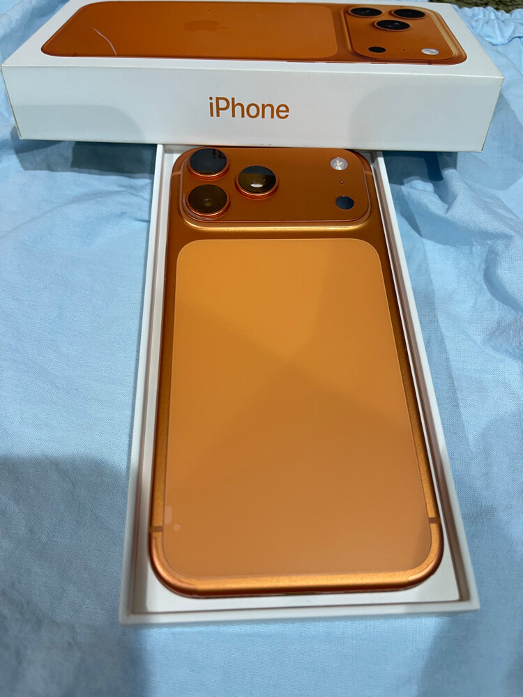 iPhone 17 Pro Max 512GB - Orange - 3