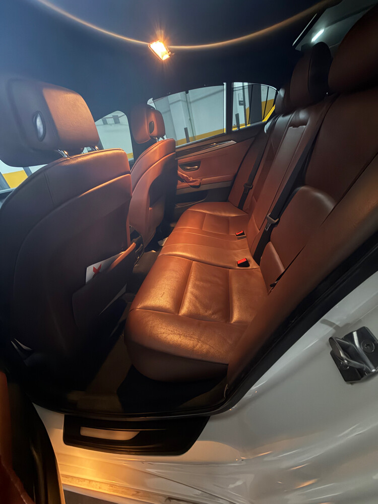 BMW 530i - 11