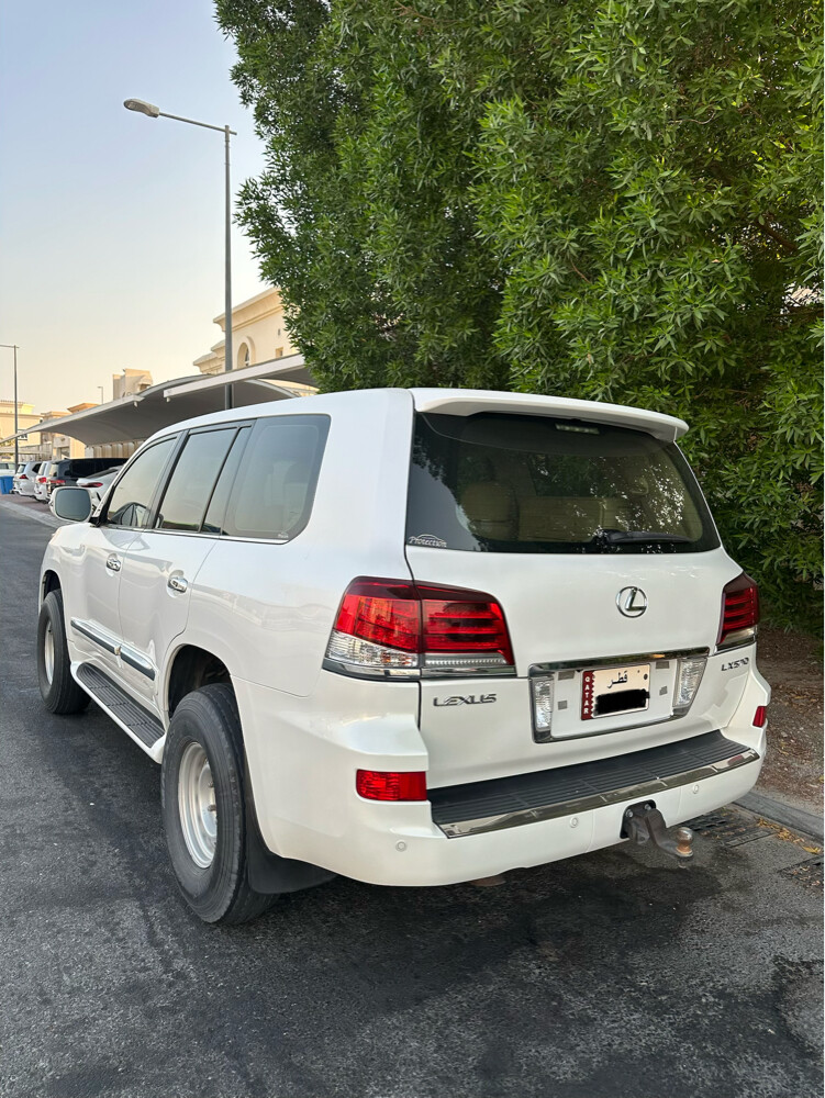 LEXUS.   LX-570 - 2