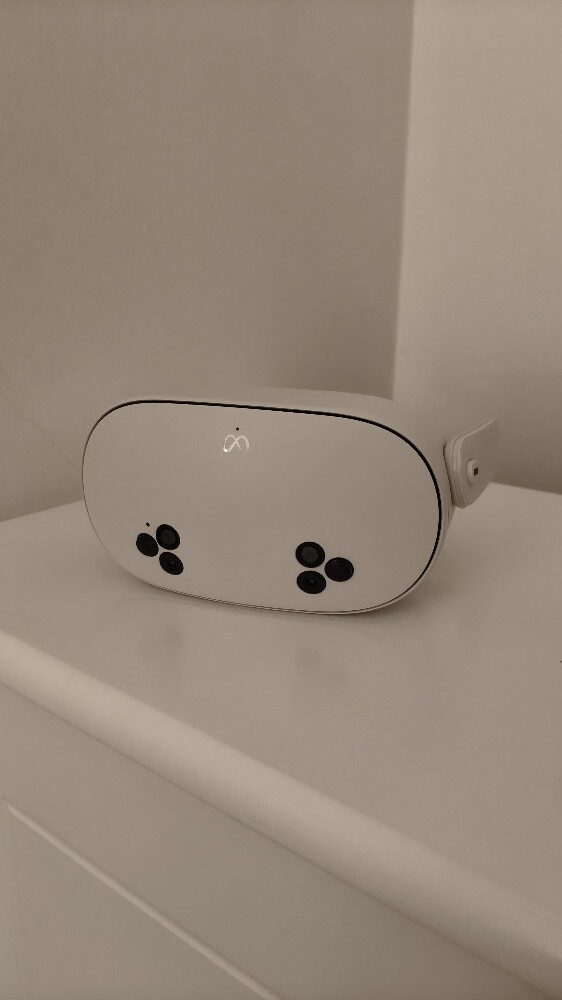 Meta Quest 3S + Accessories - 2