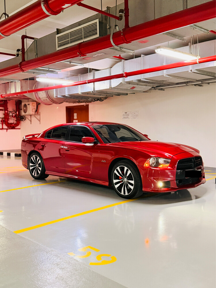 Dodge Charger SRT8 (6.4L) - 1