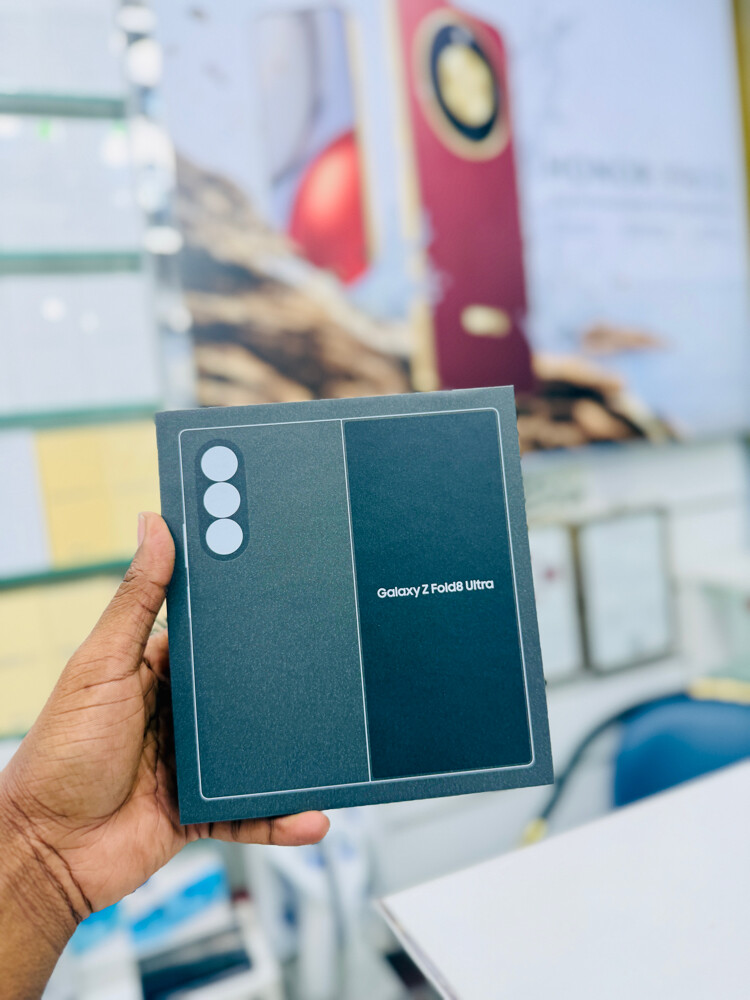 Samsung Galaxy Z Fold 8 Ultra - 6