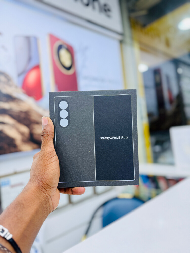 Samsung Galaxy Z Fold 8 Ultra - 7