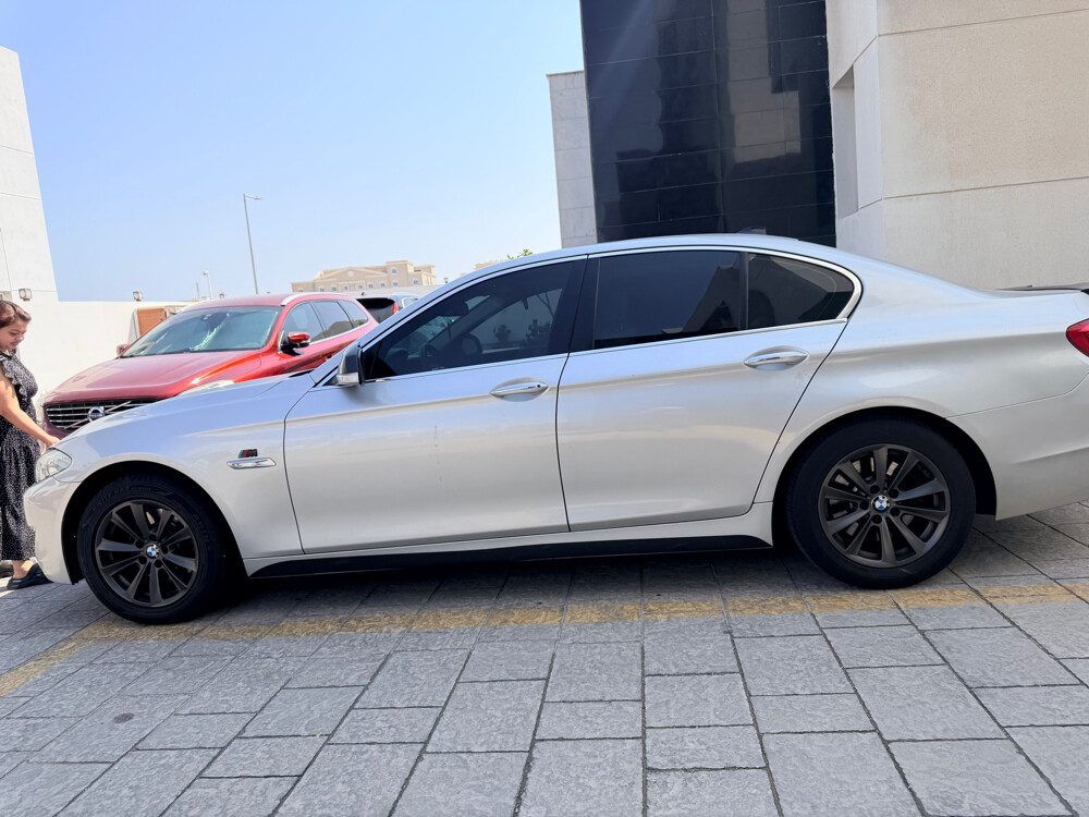 BMW 520i 2.0 Perfect Well Maintaind - 2