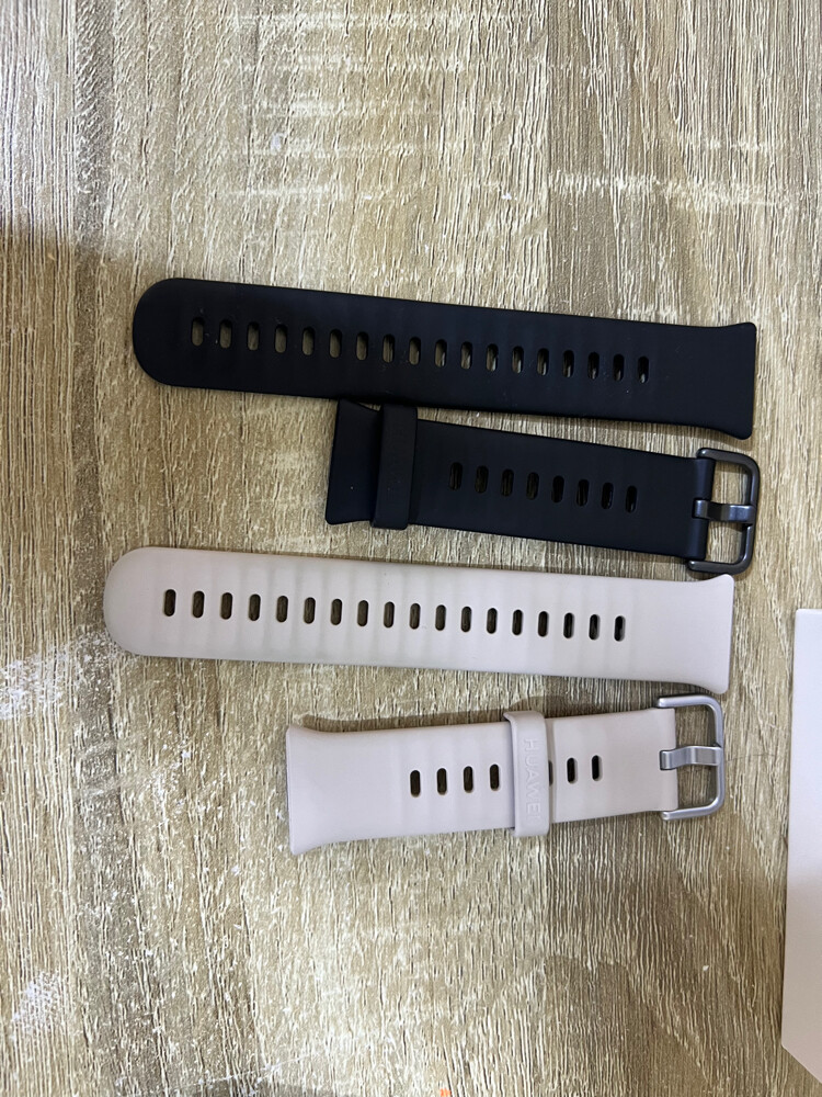 It’s a HUAWEI fit watch 4 - 2