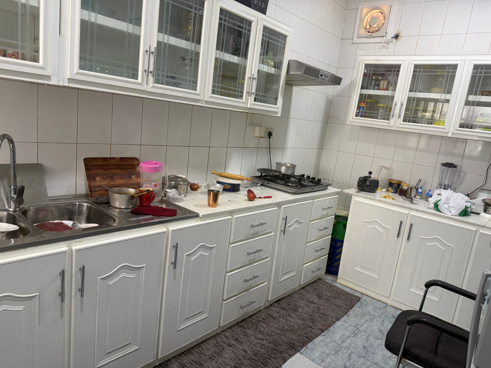 Kitchen cabinet l shape - 1