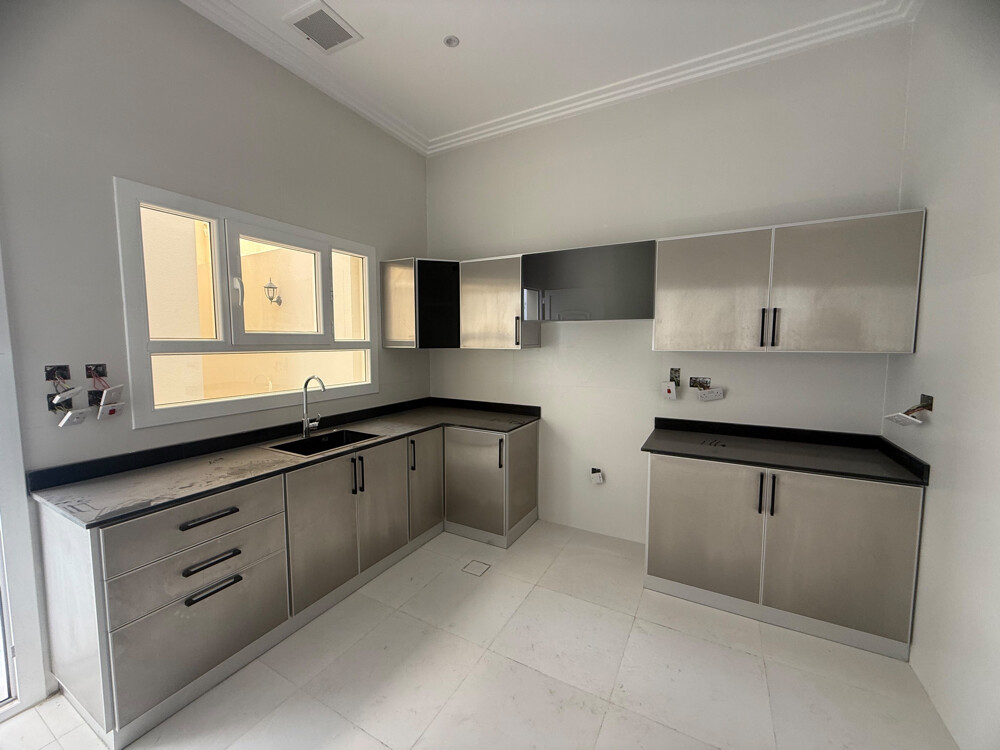 للإيجار فيلا جديدة - 3