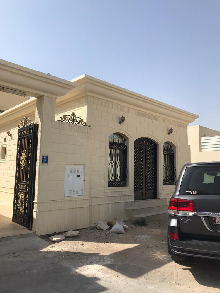 للبيع فيلا بالصخامة 591 متر - 1
