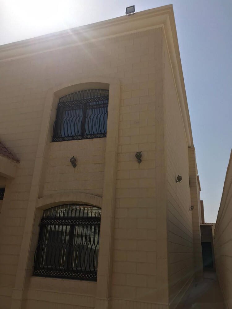 للبيع فيلا بالصخامة 591 متر - 6