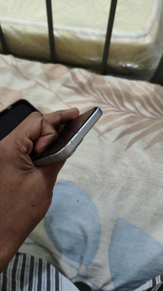 I phone15 swap available for 16 pro - 4