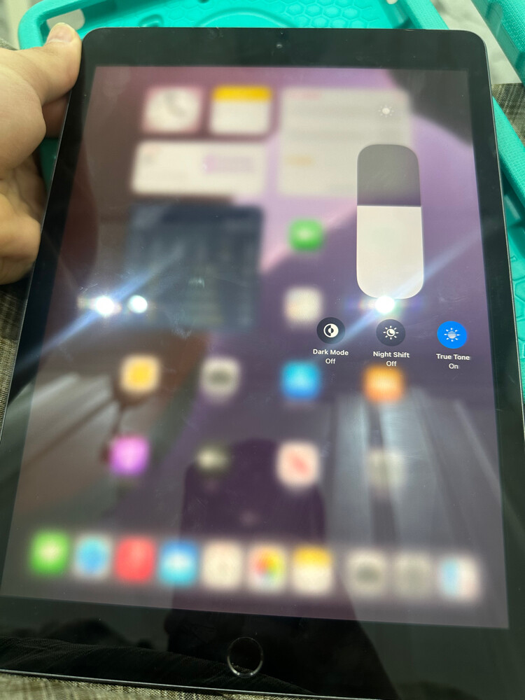 iPad 7th generation like new - 2