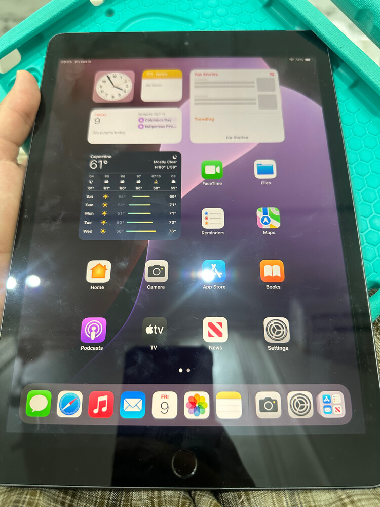 iPad 7th generation like new - 1