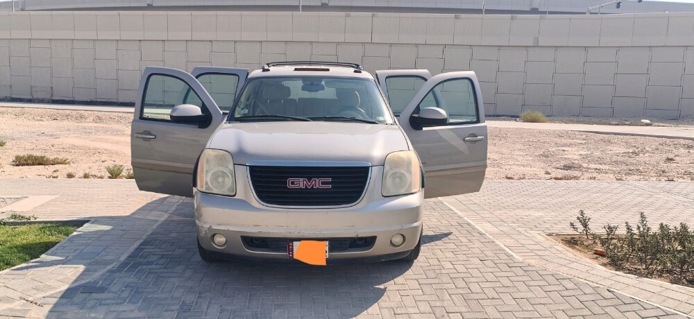 G M C YUKON - 1